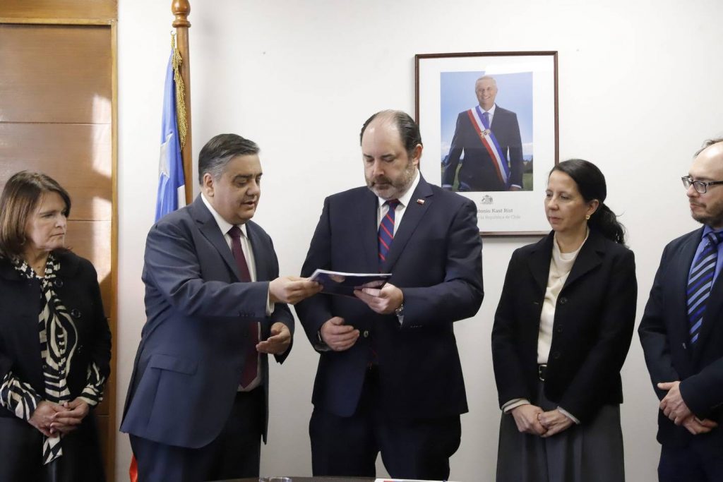 Gobierno recibe plan con propuestas para generar más trabajo: conoce las principales medidas