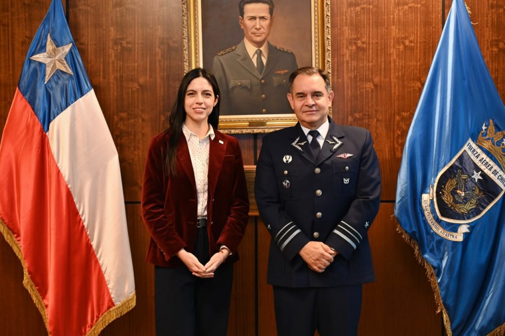 Desde el espacio combatirán los microbasurales: FACH y Medio Ambiente anuncian innovador sistema