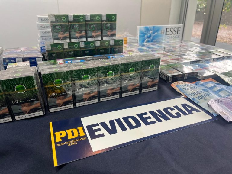 PDI Arica detiene a cuatro imputados por venta ilegal de cigarrillos e incauta 428 cajetillas