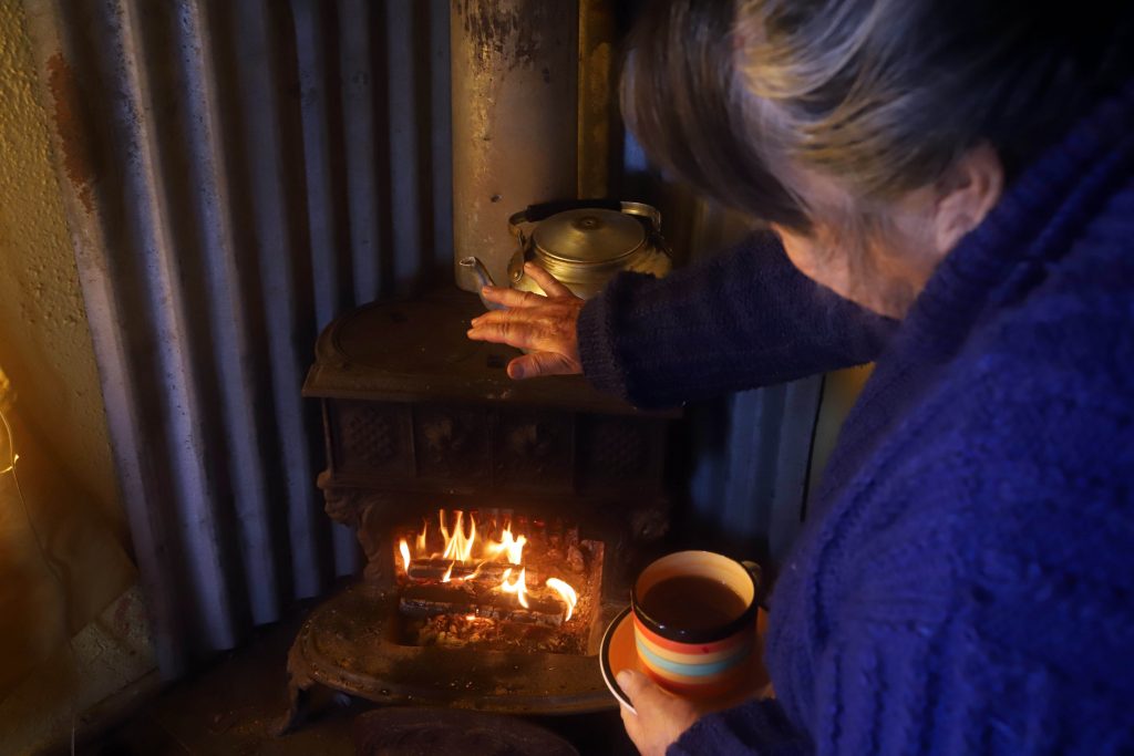 Estudio advierte que la pobreza energética aumenta el gasto familiar y afecta la calidad de vida