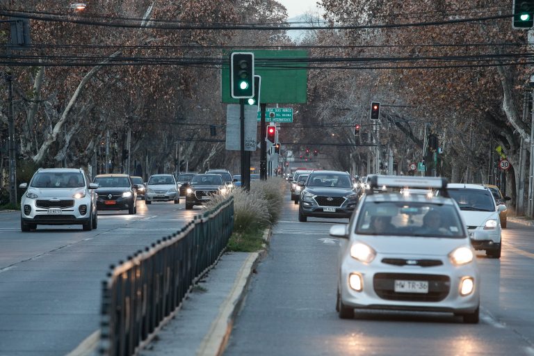 Restricción vehicular en la RM: conoce los dígitos que no pueden circular este martes