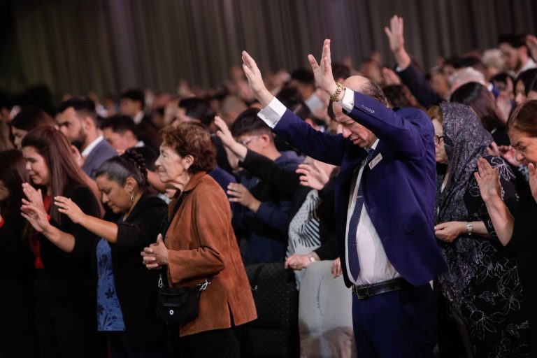Impulsan proyectos para crear el Día Nacional de la Oración y el Día Nacional de la Biblia