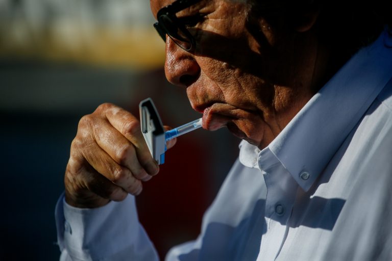 Proponen narcotest obligatorio para autoridades, profesores y notarios con cesación del cargo