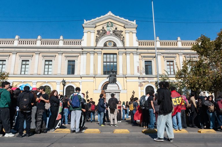 Universidad de Chile es la institución académica más valorada por la ciudadanía