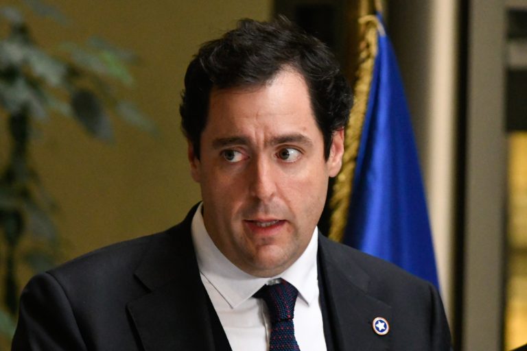 Piden renuncia del director del SLEP Valdivia: enfrenta críticas tras más de 35 oficios sin respuesta