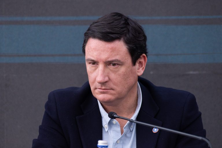 Squella responde a Tohá tras críticas a agenda de seguridad de Kast: 