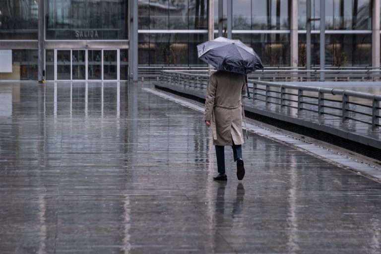 DMC anticipa un trimestre más lluvioso en Chile: precipitaciones sobre lo normal se extenderían hasta primavera