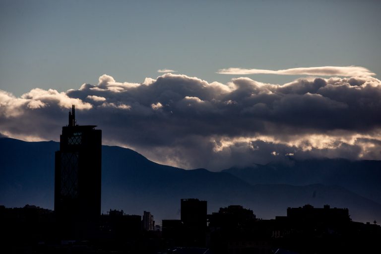 ¿Lloverá otra vez en Santiago? Esto dice el pronóstico de la DMC para esta semana