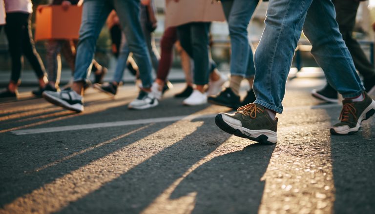 ¿Cuántos pasos debes caminar al día? Experta revela que no necesitas llegar a los 10.000