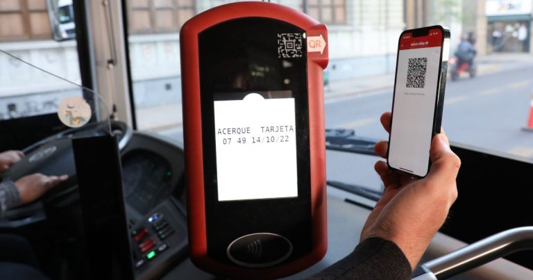 Caída del sistema de pago QR en Metro, Tren Nos - Estación Central y Red: Llaman a pagar con tarjeta bip