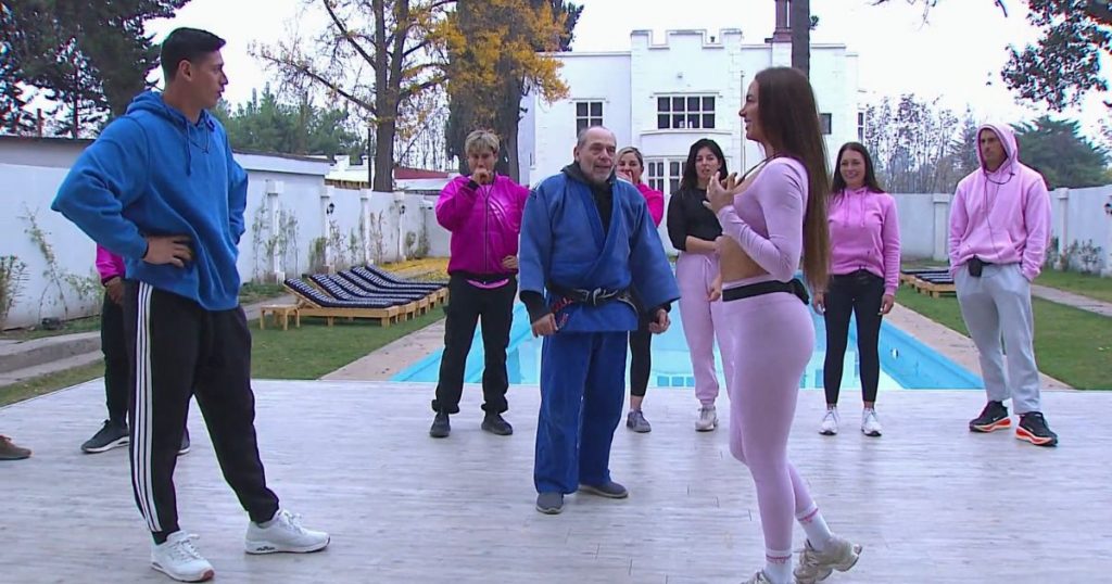 Lisandra Silva sorprende con directo coqueteo a Matías Ramos en “Vecinos al límite”: “Invítame a una cita”
