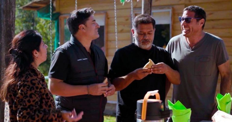 “Socios por Chile 2”: Pancho, Jorge y Pedro se fueron a La cresta y probaron particular carne de gallo