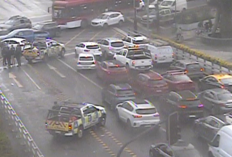 Grave choque provoca alta congestión en La Florida y obliga a alterar el tránsito