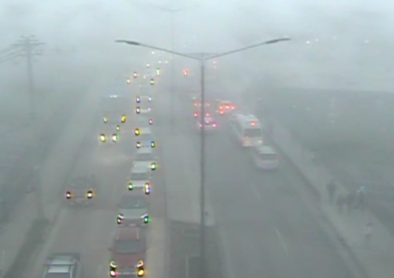 Advierten por visibilidad reducida debido a neblina en la Región Metropolitana