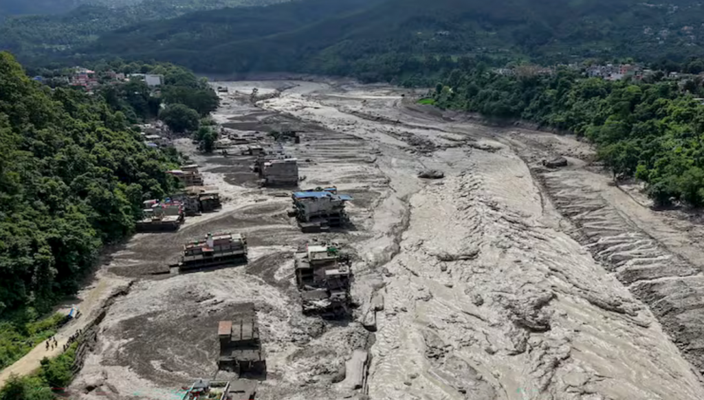 Tragedia en Nepal: devastadoras inundaciones dejan 359 muertos y más de 1.300 desaparecidos