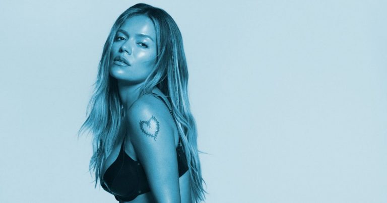 Karol G presenta su nuevo álbum y hace historia con su primera canción completamente en inglés