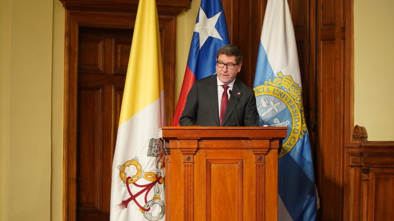 Biministro Mas destaca nuevas medidas del gobierno en modernización regulatoria y exploración minera para incrementar producción de cobre
