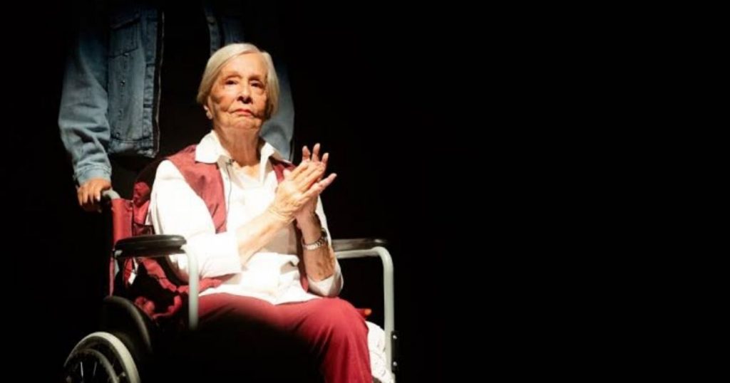 Delfina Guzmán se despide de las artes escénicas a los 98 años: revisa cuándo se estrenará “Ciudad”