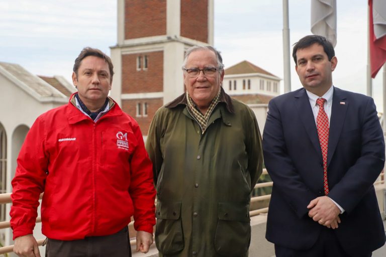 Ministro de Agricultura recorre cinco regiones para evaluar daños del sistema frontal