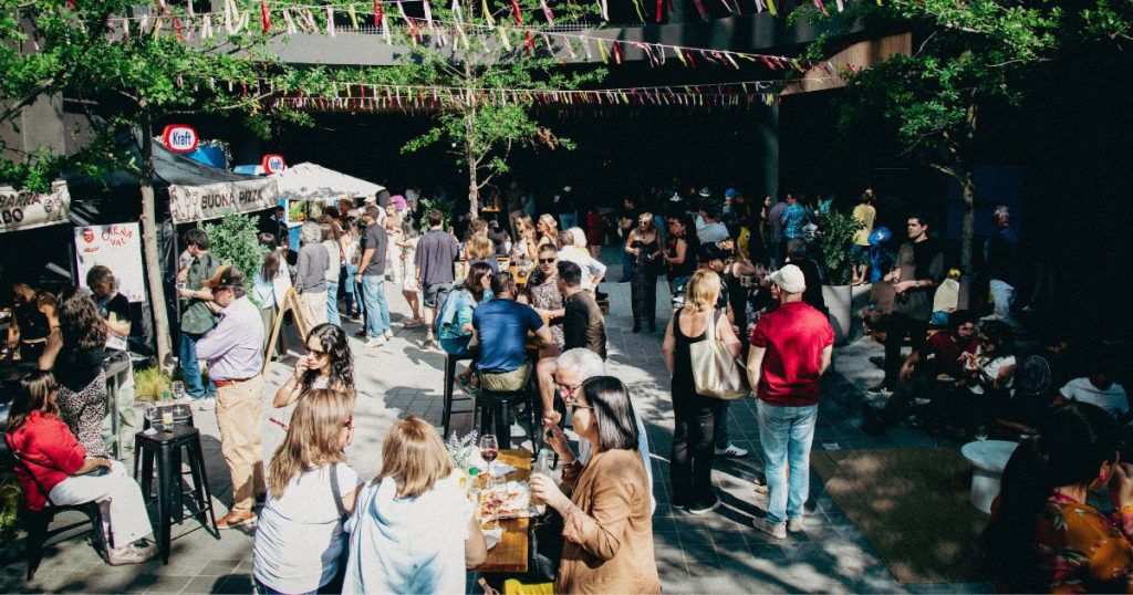 Feria Bocas Moradas celebra 10 años con más de 45 viñas de autor y etiquetas exclusivas