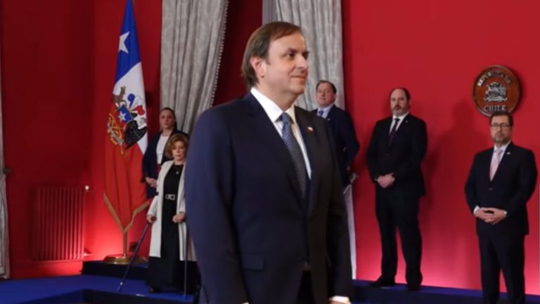 Francisco Riveros asume como nuevo ministro del Deporte tras salida de Natalia Duco