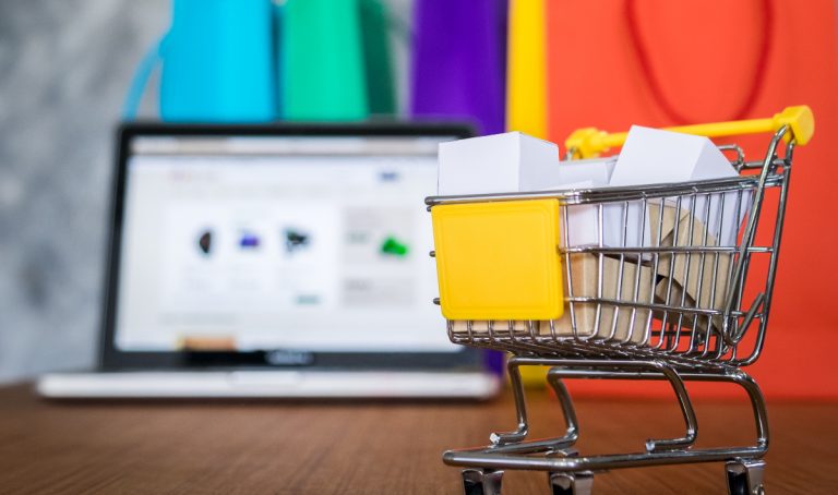 Tienda de cotillón anuncia liquidación por cierre de local en Santiago: venta será hasta agotar stock