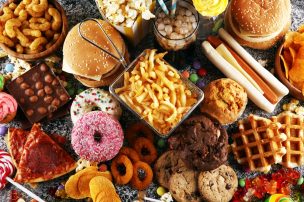 ¿Qué alimentos afectan la salud del corazón? Nutricionista explica cuáles limitar y cómo reemplazarlos