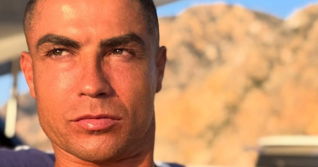 Cristiano Ronaldo sorprendió con radical cambio de look y generó furor en redes sociales