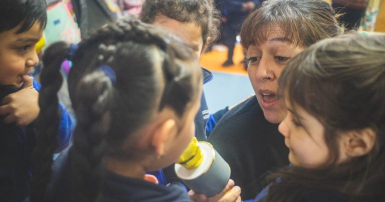 Panorama gratis para niños en Santiago: GAM tendrá cuentacuentos inspirado en García Lorca