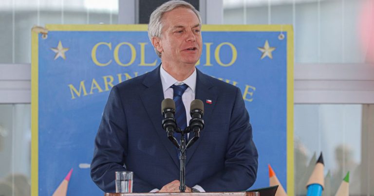 Encuesta Criteria: Aprobación presidencial de Kast se mantiene y 55% respalda nuevo estado de excepción