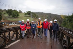 MOP y Ejército restablecen conectividad entre Zapallar y Catapilco con puente mecano