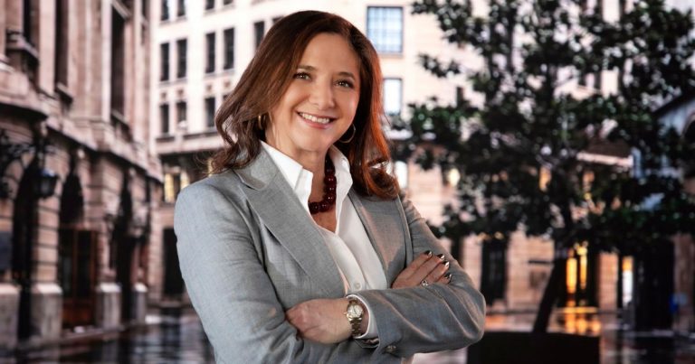 Mónica Pérez debuta en T13 En Vivo con nuevo programa: “Hacer un programa político era mi sueño”