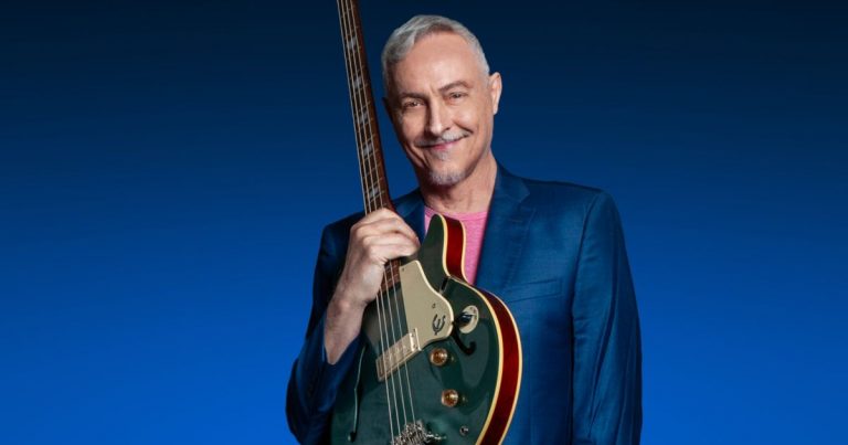 Pedro Aznar vuelve a Chile con “Una noche entre amigos”: presentará sus grandes canciones en Santiago