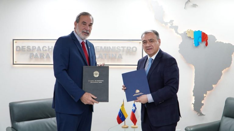 Chile y Venezuela restablecen relaciones consulares tras intercambio de notas diplomáticas