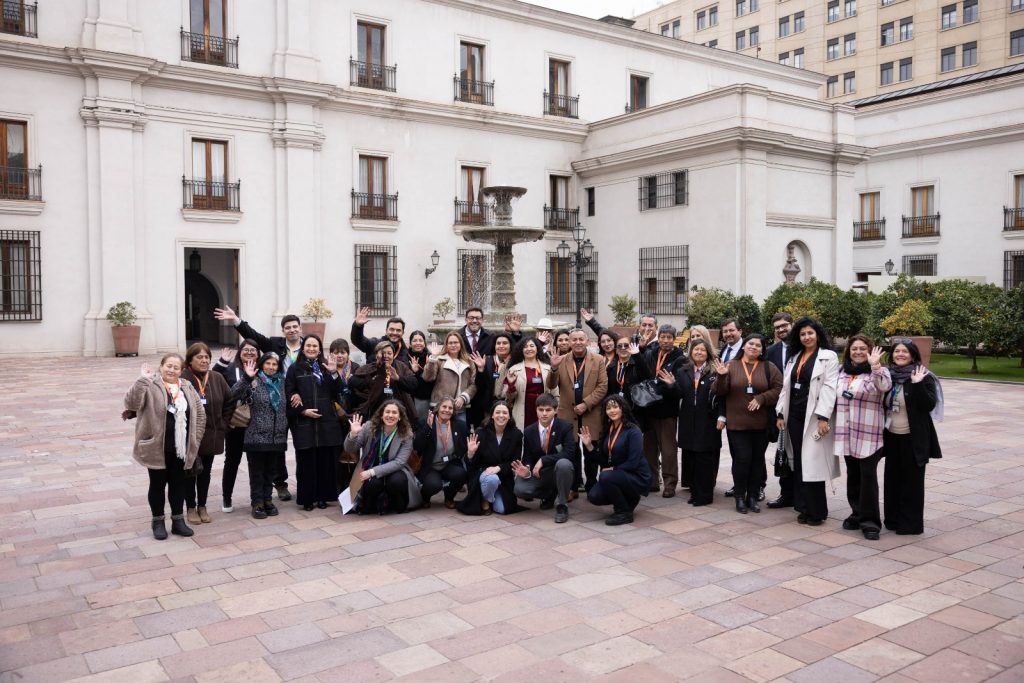 División de Organizaciones Sociales invita a dirigentes sociales de todo Chile a recorrer La Moneda