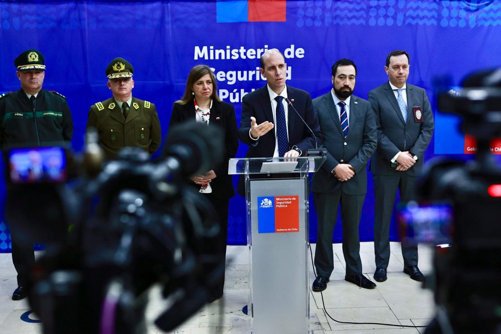 Ministro Arrau destaca baja de 17,4% en homicidios y principales operativos policiales