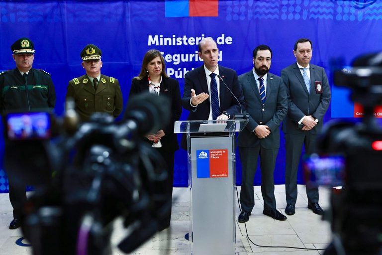 Ministro Arrau destaca baja de 17,4% en homicidios y principales operativos policiales