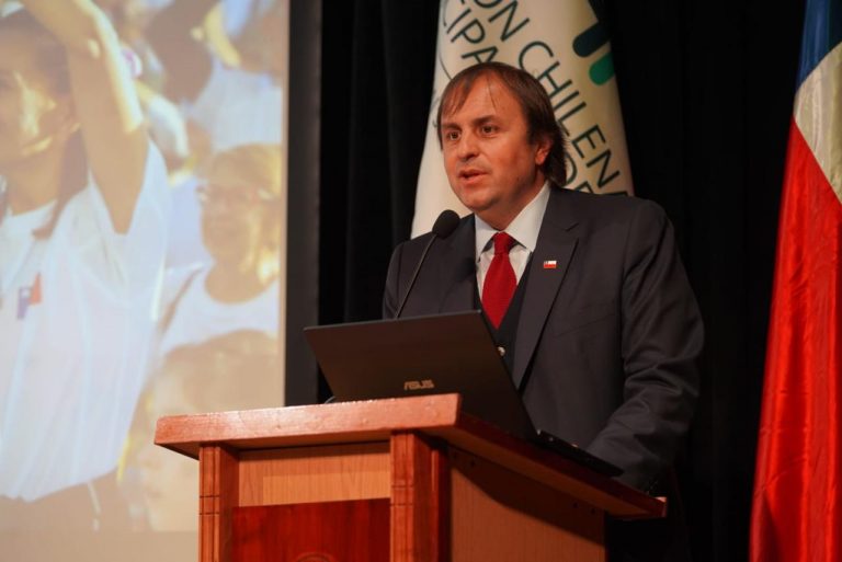 Primer Congreso Nacional del Deporte reúne a más de 200 representantes municipales de Chile