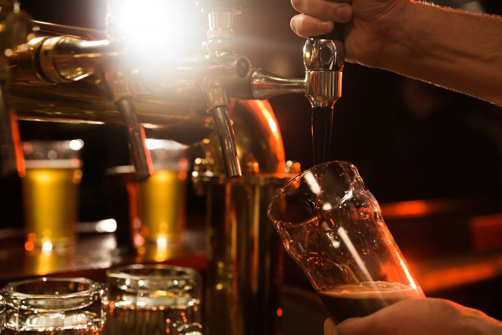 Conocido bar de Santiago anuncia su cierre tras 7 años: preparan último mes de celebraciones
