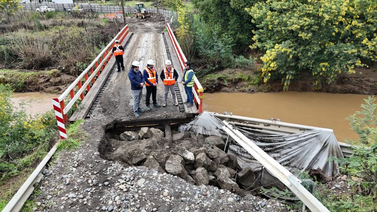 MOP recupera el 98% de los caminos afectados por sistema frontal en Ñuble