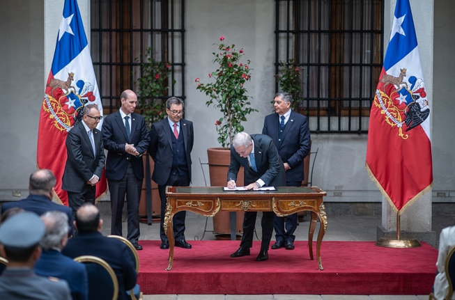 Presidente Kast firma reforma constitucional en el marco de la ACOT y asegura: 