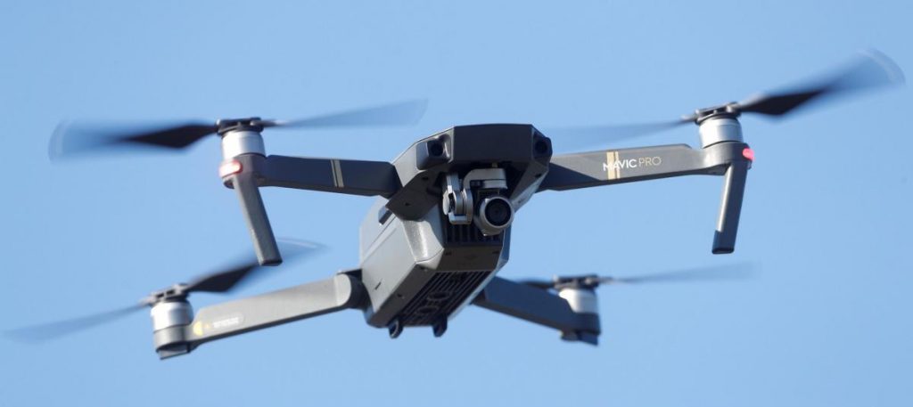 Ataque con drones explosivos en Colombia dejan un policía muerto y dos heridos