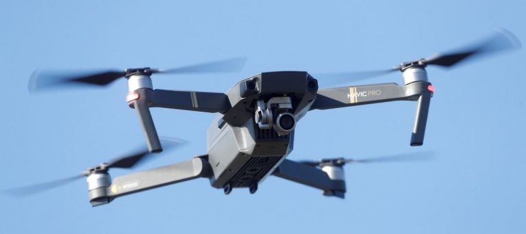 Ataque con drones explosivos en Colombia dejan un policía muerto y dos heridos
