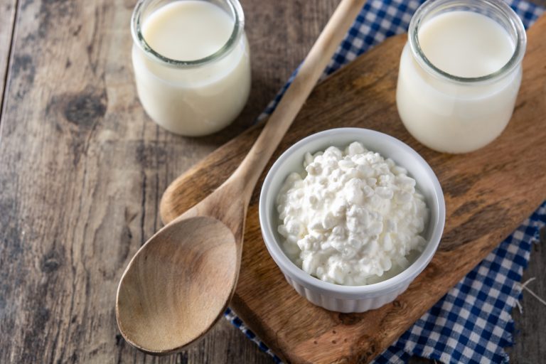 ¿Por qué consumir kéfir? Nutricionista explica sus beneficios y aclara si ayuda a bajar de peso