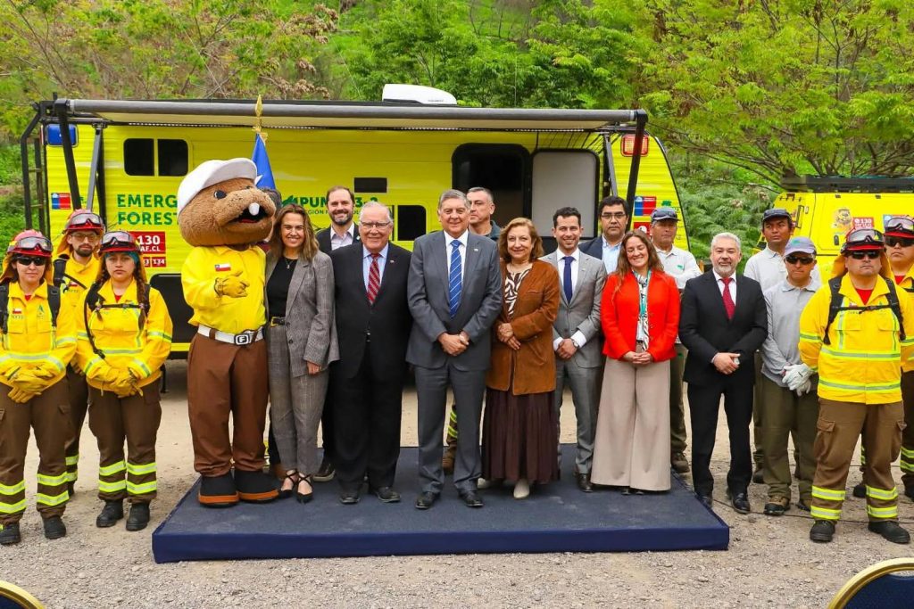 Abren casi 7 mil cupos laborales para prevenir incendios forestales: revisa cómo postular