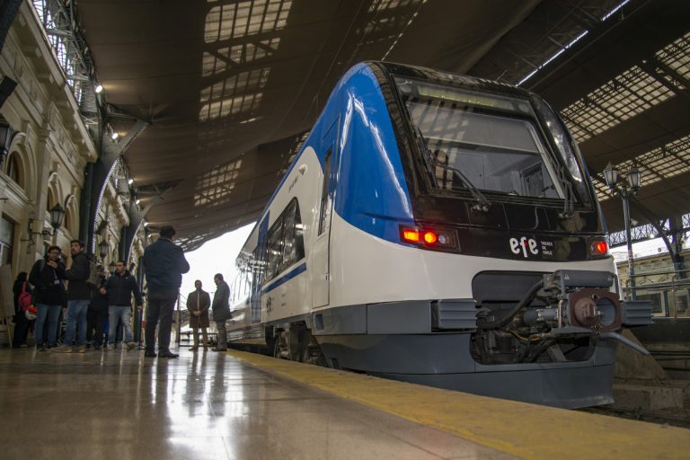 Gobernador de Santiago y alcaldes piden al Presidente Kast que el Tren a Melipilla llegue hasta Alameda