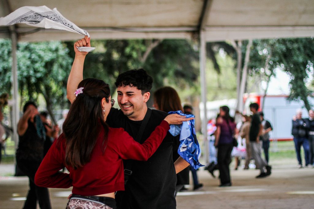 Cómo bailar cueca chilena paso a paso: Guía para aprender el baile típico de Fiestas Patrias