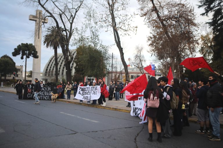 “¡Ni un peso menos para la educación!”: Confech llama a paro nacional este 1 de octubre