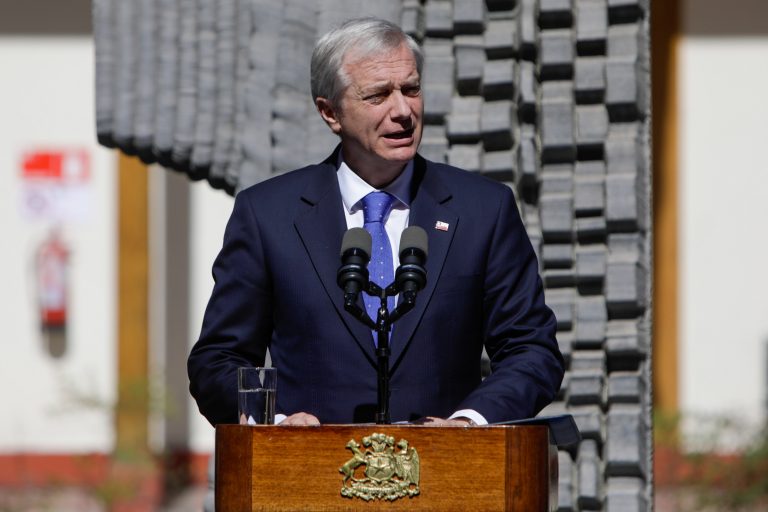 Presidente Kast lamenta tragedia de Pitrufquén y ordena revisar seguridad en hogares de adultos mayores