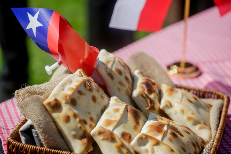 Anticuchos, empanadas y asados: Cómo mantener el peso durante las celebraciones del 18
